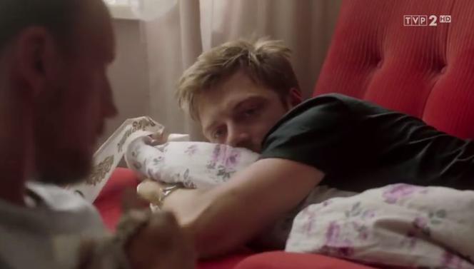 O mnie się nie martw 6, odcinek 3. Paweł (Marcin Korcz), Krzysiek (Paweł Domagała)