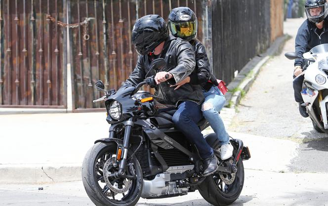 Ben Affleck i Ana de Armas na Harleyu