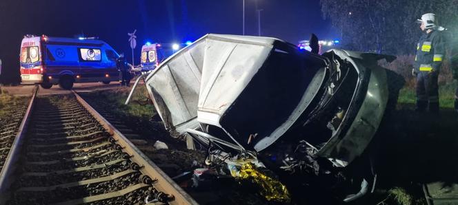 Zderzenie busa i pociągu pod Poznaniem. Są ranni!