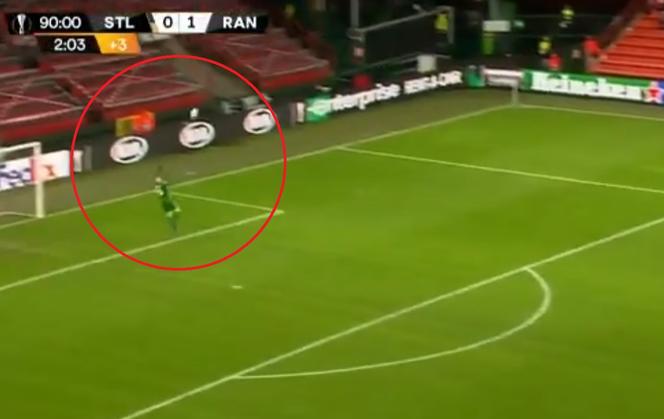 Gol w meczu Glasgow Rangers - Standard Liege
