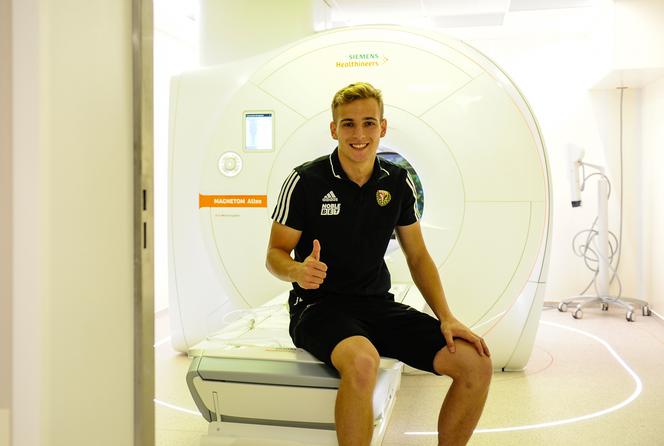 Mateusz Praszelik na testach medycznych w Śląsku Wrocław