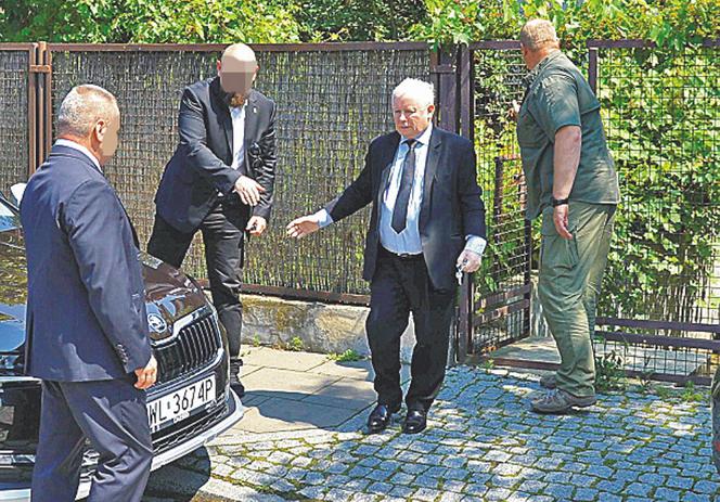 Tajny plan PiS: Schować prezesa
