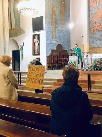 Protestująca w kościele