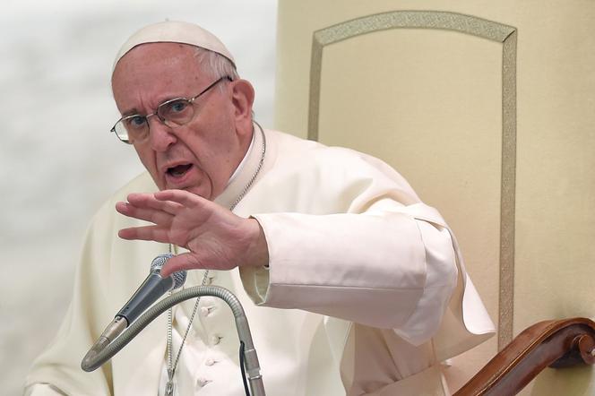 PAPIEŻ FRANCISZEK PRZYWOŁUJE KSIĘŻY DO PORZĄDKU.