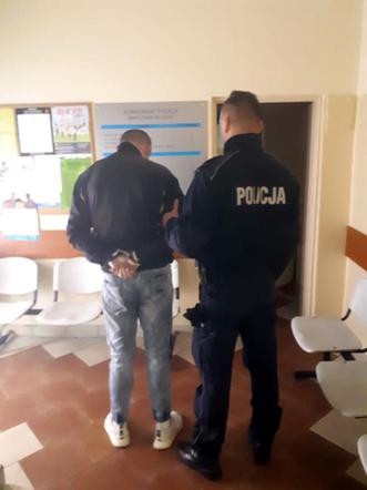 Kierowca TOTALNIE pijany, bez prawa jazdy: Pasażer w jeszcze gorszym stanie!
