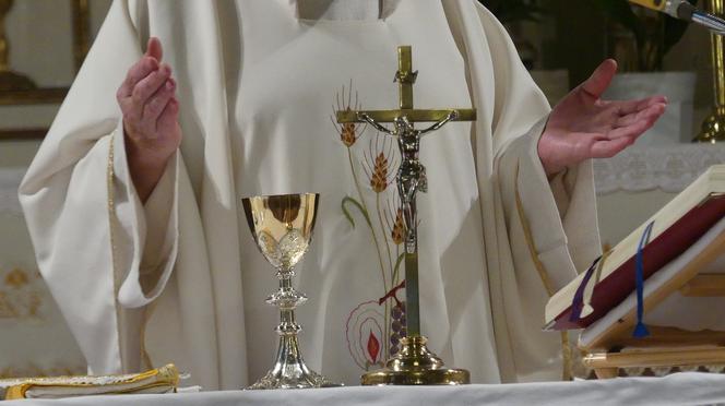 Płock. Wstrząsające zarzuty dla księdza pedofila. Kuria przeprasza ofiary