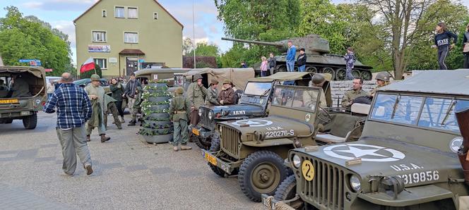 Spotkanie pojazdów militarnych