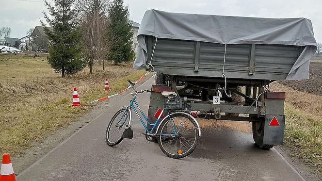 Tarnoszyn: Rowerzysta ZGINĄŁ pod kołami przyczepy. MAKABRYCZNY wypadek