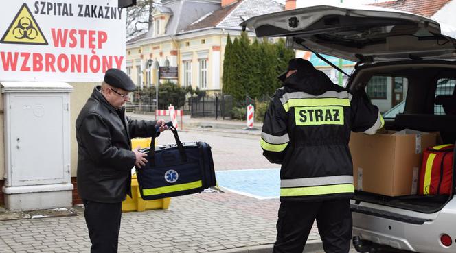 Podkarpaccy strażacy przekazali respiratory dla szpitala w Łańcucie