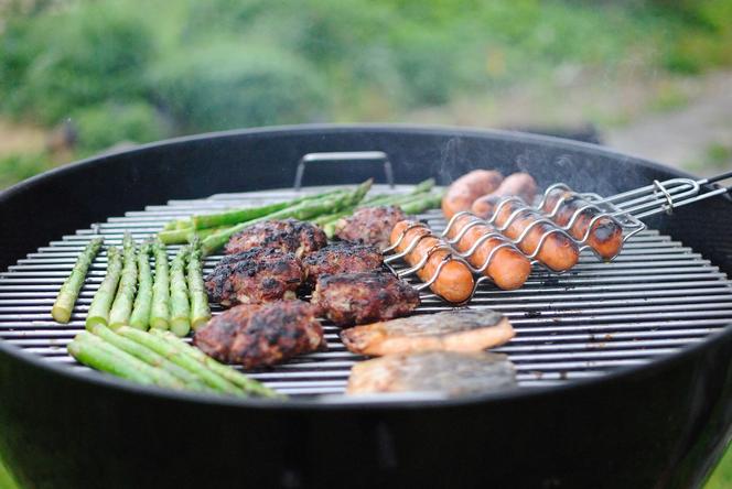 Podlaski grill. Mieszkaniec Miastkowa złapał złodzieja ciągnika