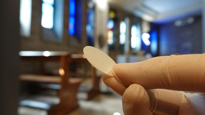 Koronawirus na spotkaniu modlitewnym w Zabawie! Dwie osoby zakażone, prawie dwustu uczestników