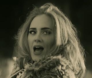 Adele w klipie do Hello