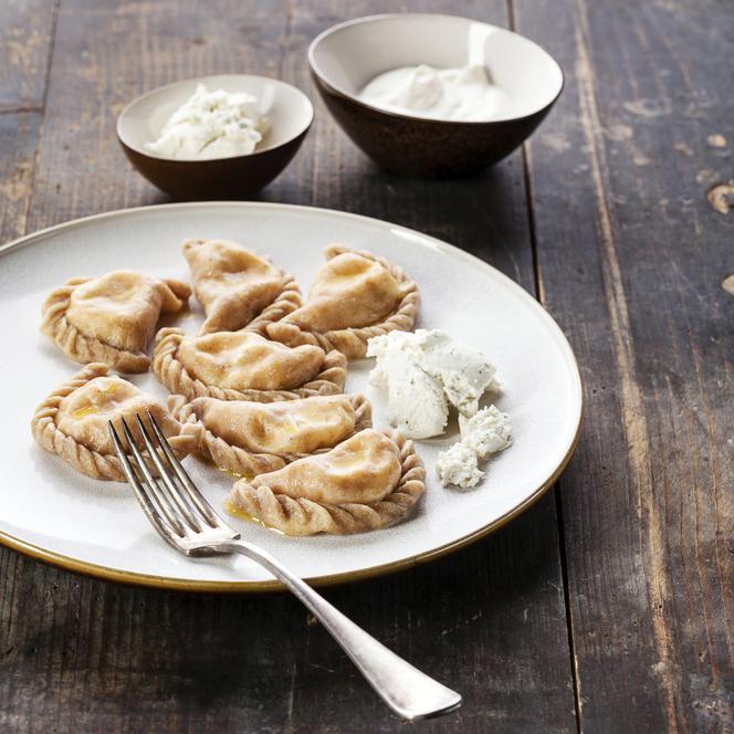 Pierogi z twarogiem i szpinakiem
