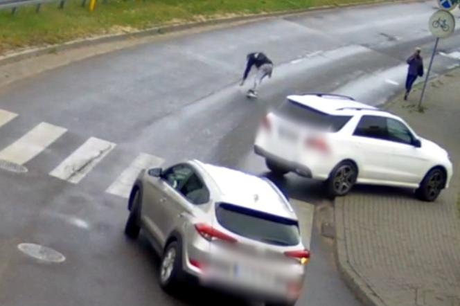 Mercedesem wjechał w 17-latka na przejściu dla pieszych