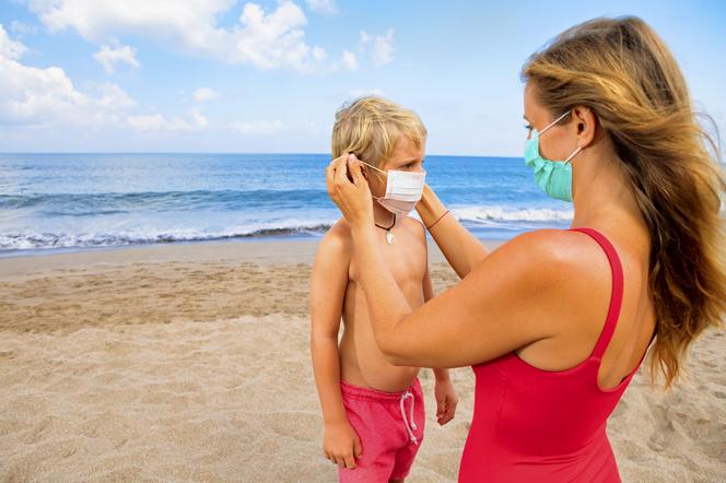 Hiszpania wprowadza obowiązek noszenia maseczek na plaży/ zdjęcie poglądowe