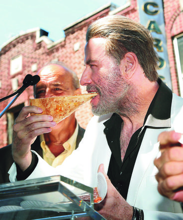 Travolta na pizzy na Brooklynie