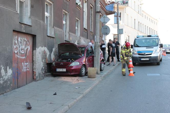 Potrącenie dwóch osób na przejściu dla pieszych w Grudziądzu