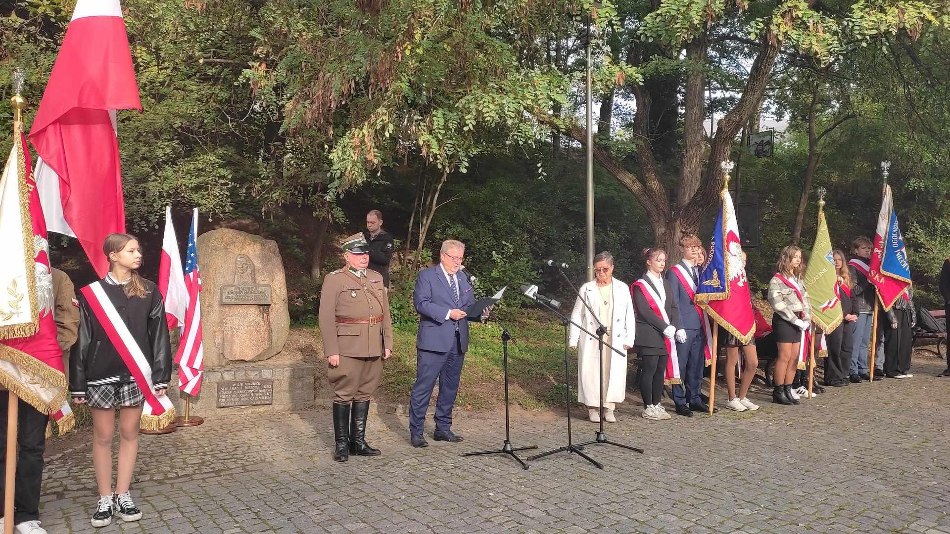 W Koszalinie Uczczono Dzie Pami Ci Genera A Pu Askiego Radioplus Pl