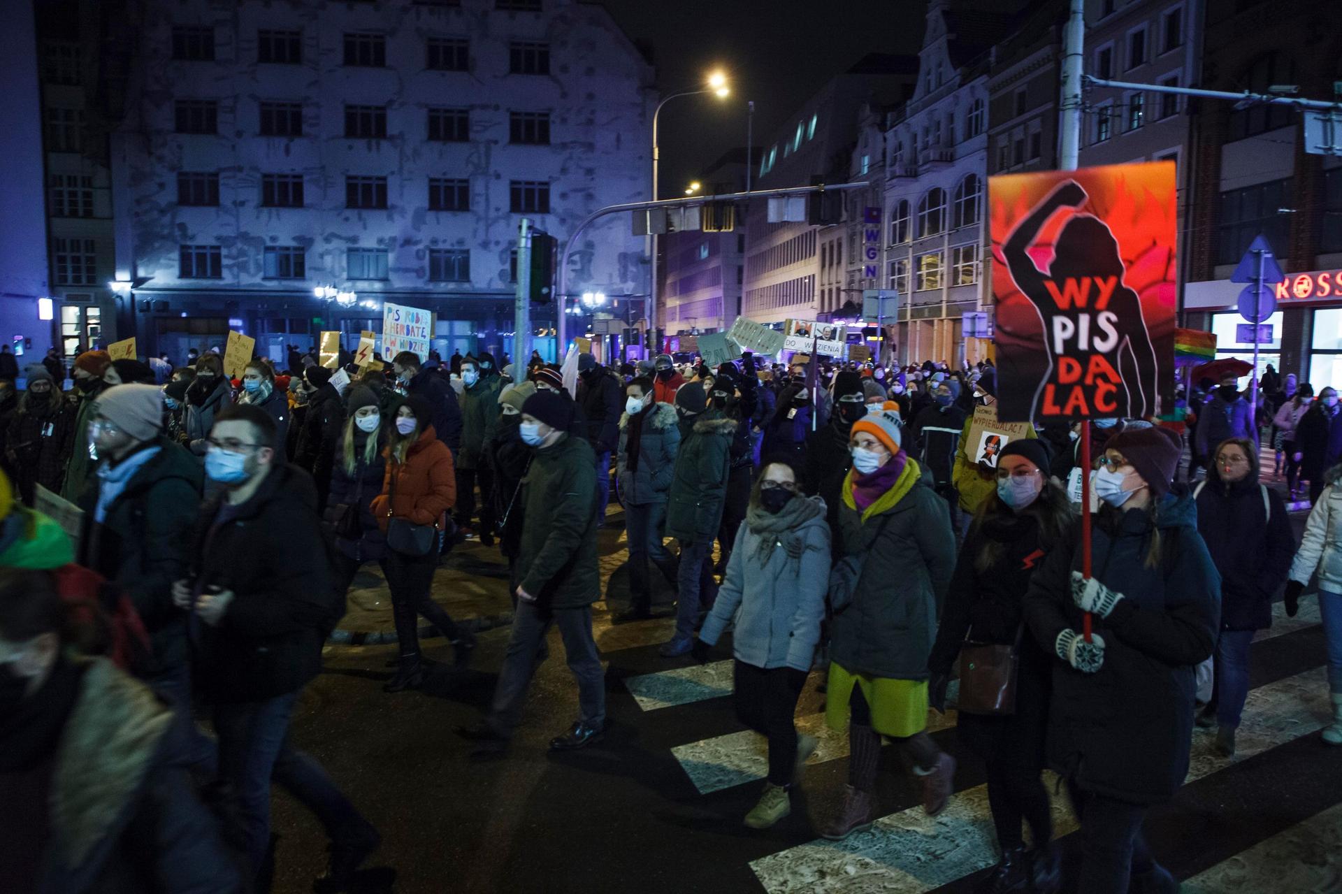 Strajk Kobiet We Wroc Awiu W Z Bojowy Niedaleko Siedziby Pis Tysi Ce