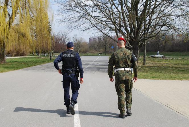 Spacer po bulwarach, spotkanie na Lisiej Górze. Rzeszowianie ukarani mandatami