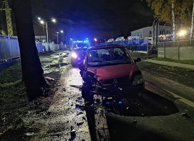 Gdańsk: Pijany kierowca z impetem wjechał w drzewo. Miał prawie 1,5 promila