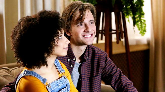 Ojciec Mateusz 23 odcinek 302. Michał (Maciej Musiał), Lucy (Izabela Perez)