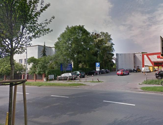Twój Market przy ul. Legionów w Toruniu - Google Street View