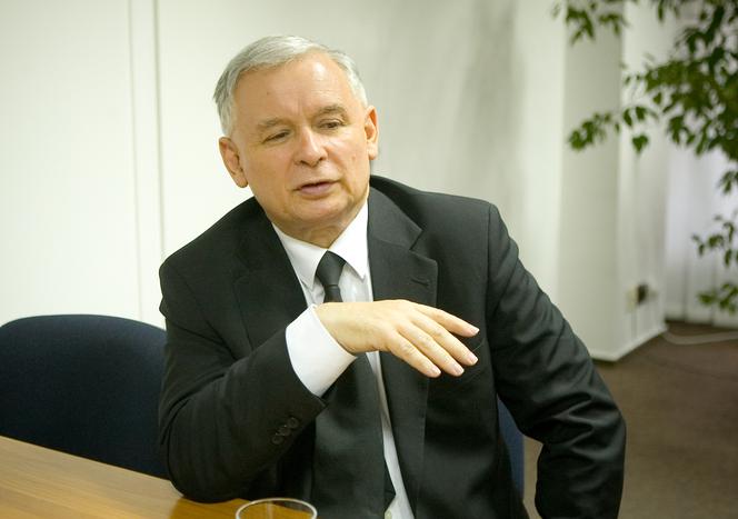 KACZYŃSKI ZREZYGNOWAŁ Z EMERYTURY. INNI POBIERAJĄ, W JAKIEJ WYSOKOŚCI?