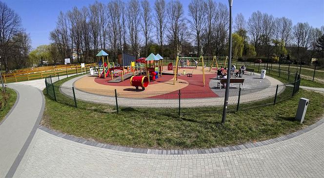 Koronawirus. ZAKAZ korzystania z placu zabaw! Rodzice zapłacą krocie za swawole dzieci!