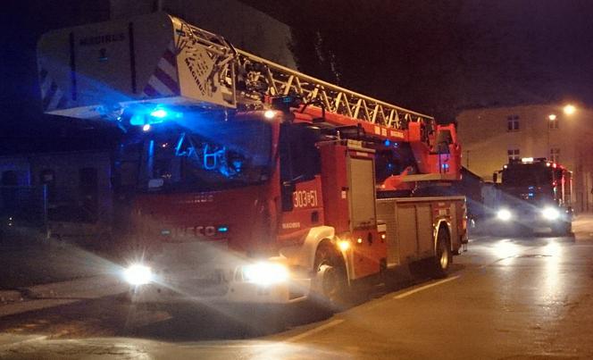 Tragiczny pożar mieszkania! Nie żyje mężczyzna, ewakuacja budynku!