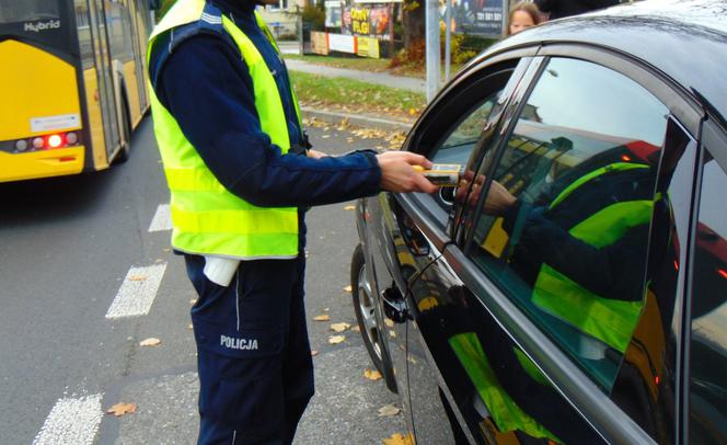 Oświęcim: Pijany kierowca chciał przekupić policjantów. Na ile wycenił wolność?