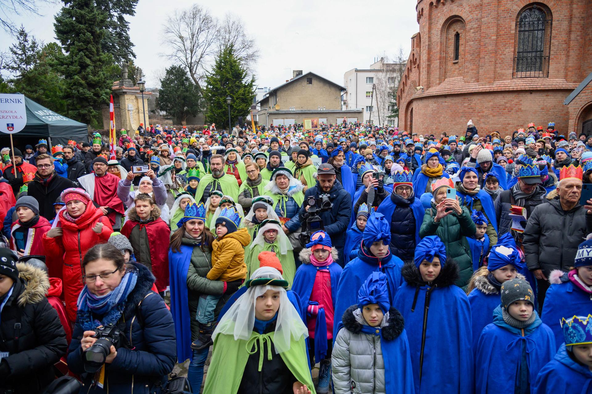 Poznań w Orszaku Trzech Króli wzięło udział około 500 osób Poznań