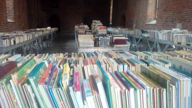 Kiermasz książek wycofanych ze zbiorów Biblioteki Elbląskiej