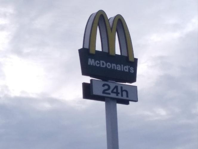 Koronawirus w Radomiu. Pracownicy McDonald’s na kwarantannie. Jeden lokal tymczasowo zamknięty