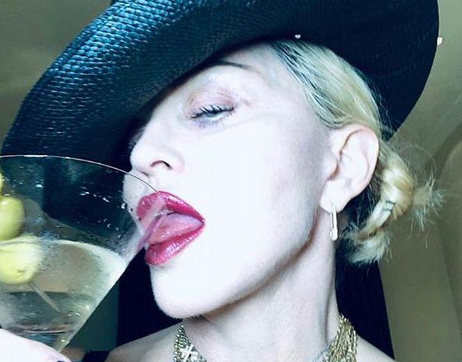 Madonna pokazała nagi biust
