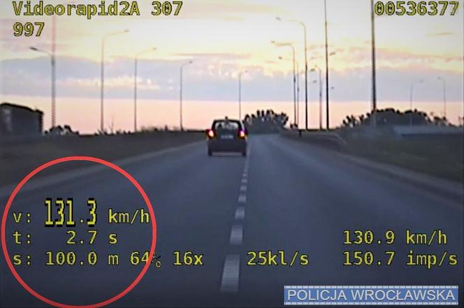 Tak bardzo spieszył się po truskawki, że stracił prawo jazdy