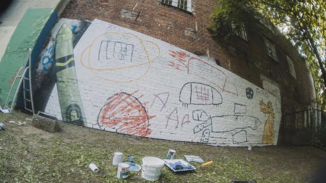 Dziecięcy mural w Olsztynie. Oryginalne malowidło ozdobiło budynek przy ul. Mazurskiej
