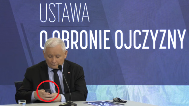 Na widok tego, co Jarosław Kaczyński trzyma w kieszeni, aż nas zmroziło. Padniecie!