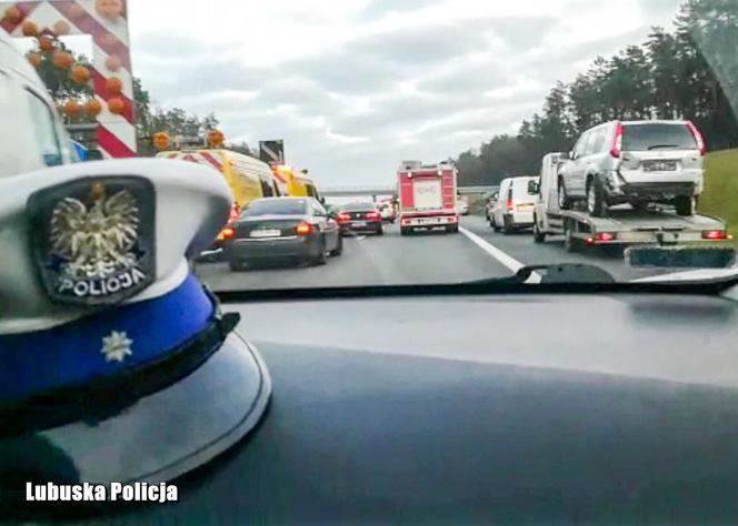 W święta pamiętaj o korytarzu życia! Zobacz dobry przykład z autostrady A2