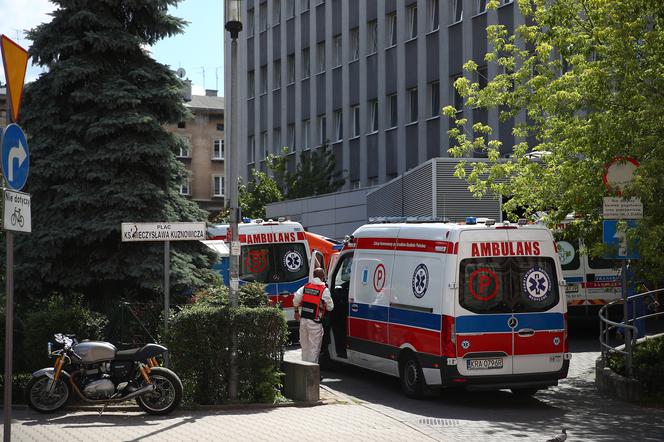 Koronawirus w Małopolsce. Sytuacja WYMYKA SIĘ spod kontroli? Niepokojące dane z sanepidu