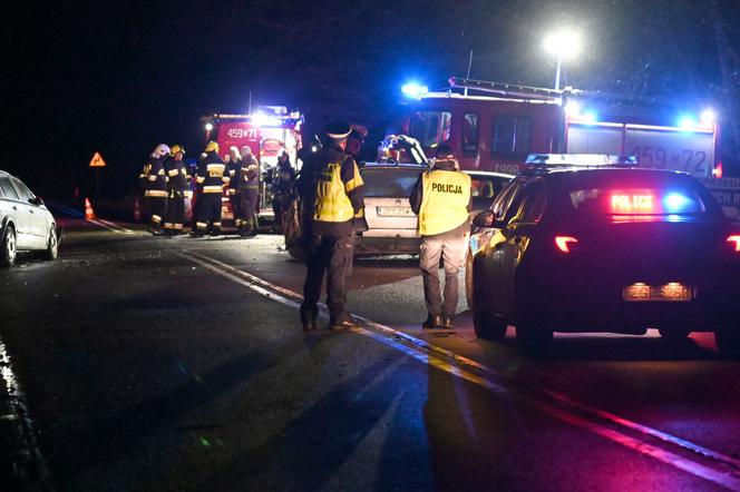 Tragiczny wypadek pod Kołbaczem. Zderzyły się trzy samochody. Nie żyje starsza kobieta