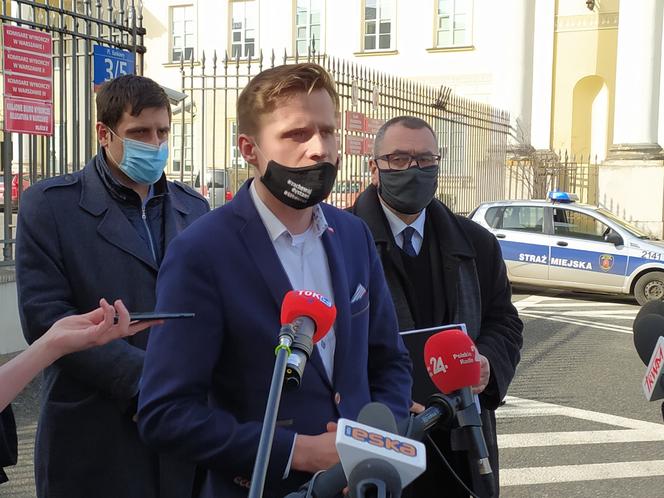 Ratusz od roku pobiera nielegalne opłaty? Radni domagają się nadzwyczajnej sesji