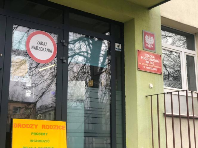 Zakażą podwożenia dzieci do szkół?