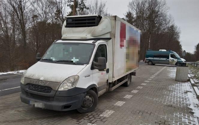 Pięciokrotnie przekroczona ładowność busa z mrożonkami