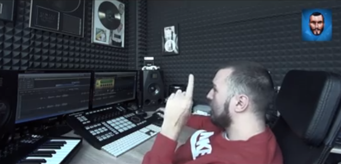 Robert M w studiu
