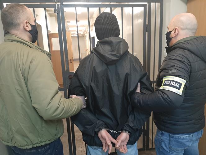 Okradł sklep na Bałutach i uderzył ochroniarza. Gorzko tego pożałował
