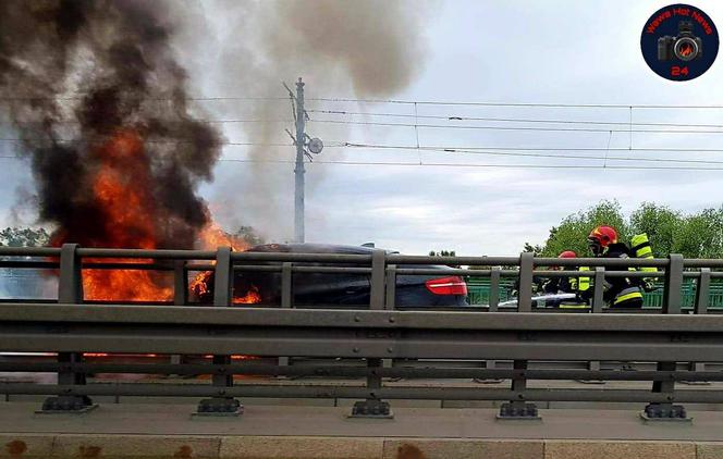 Pożar BMW na Moście Północnym
