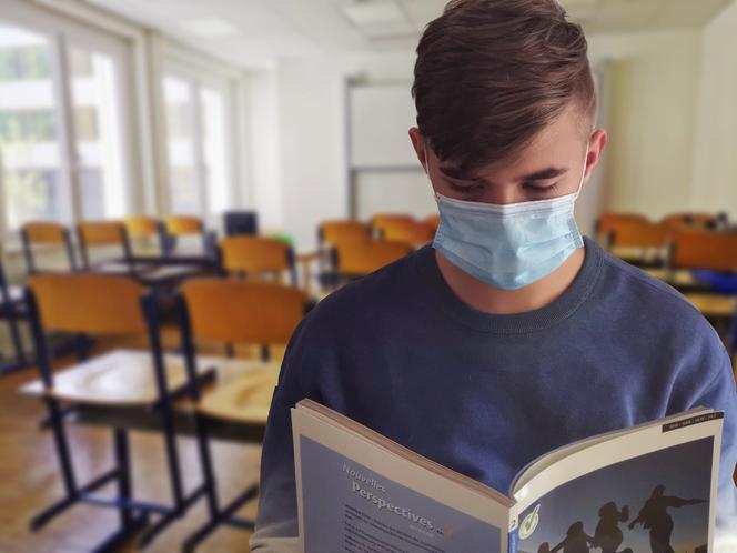 Koronawirus w Polsce: Uczniowie wracają do szkół. Są nowe zasady! Bardzo ważne zmiany