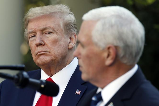 Mike Pence. Wirus otoczył Trumpa