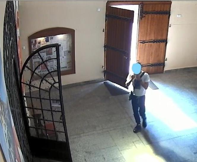 Przasnysz. Okradł kościół św. Wojciecha! Policja namierzyła go w... więzieniu!
